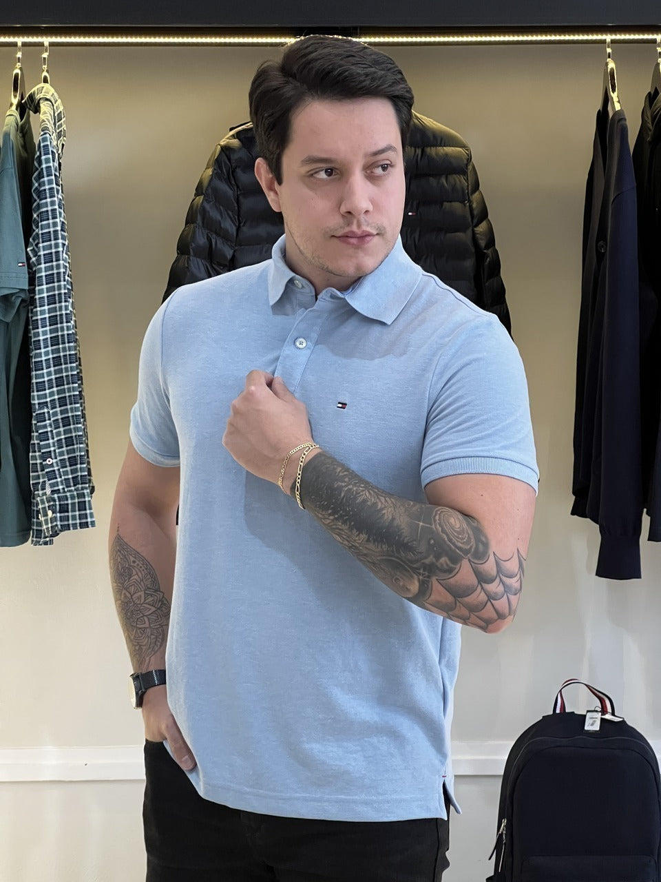 Polo Tommy Hilfiger Assinatura Bordado Masculino Azul Claro