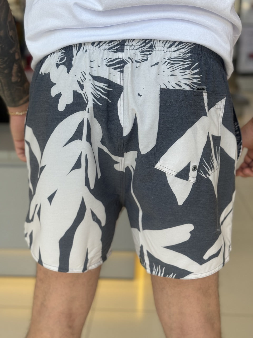Short Calvin Klein Estampa Folhagem Masculino
