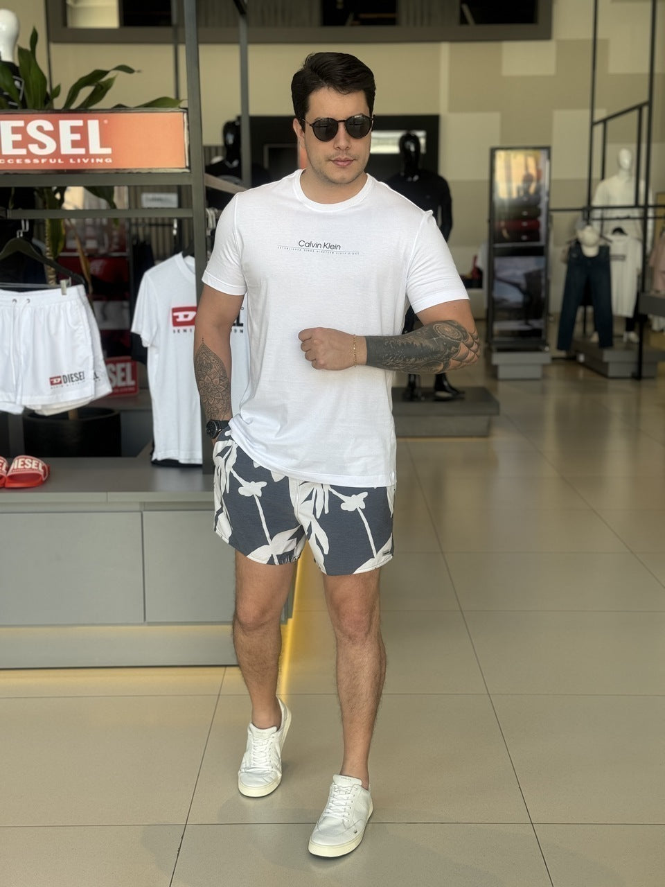 Short Calvin Klein Estampa Folhagem Masculino