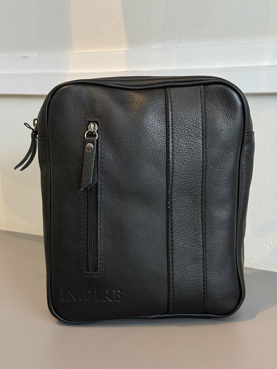 Shoulder Bag Impire I-39 em Couro Masculino