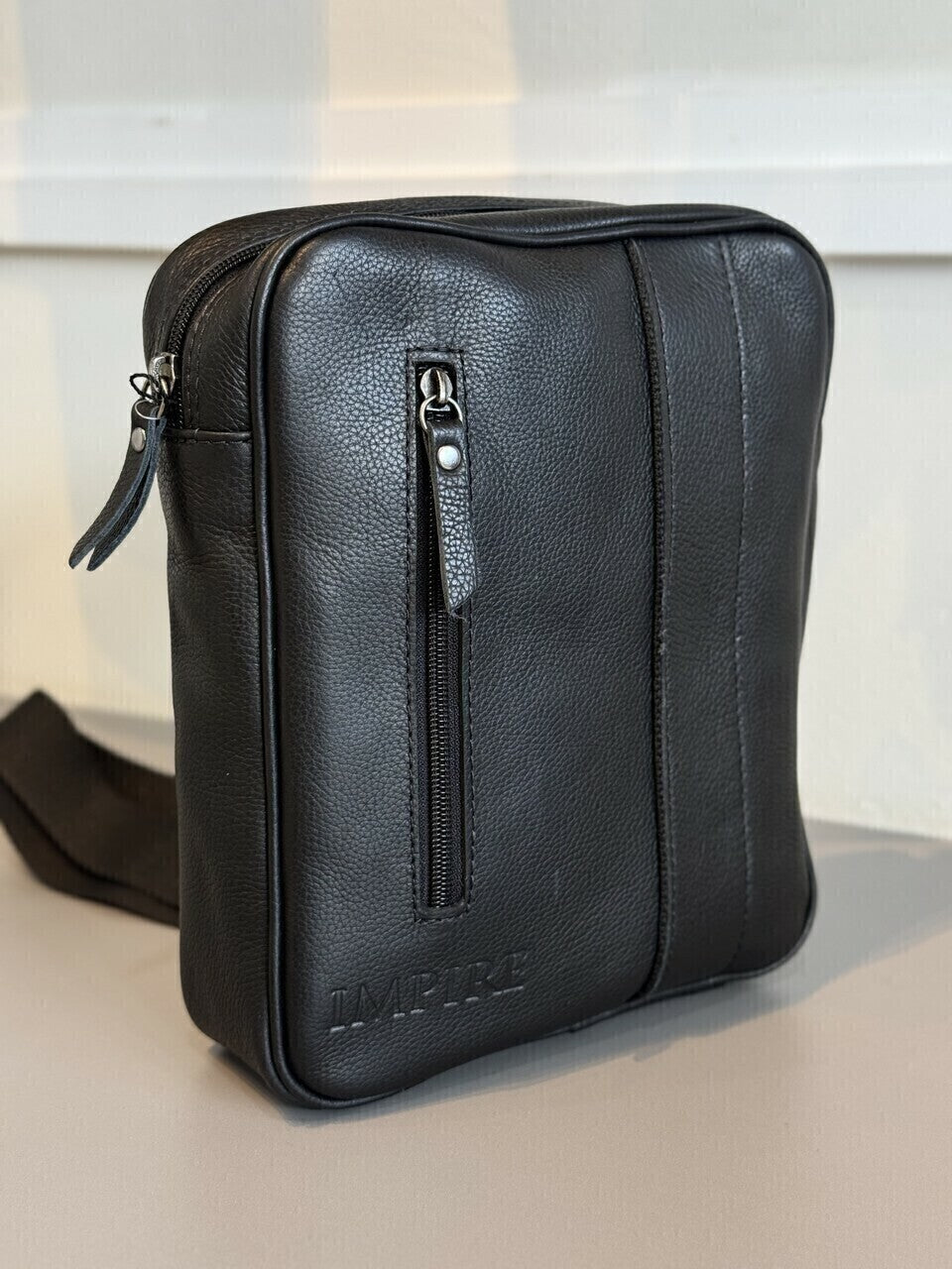 Shoulder Bag Impire I-39 em Couro Masculino