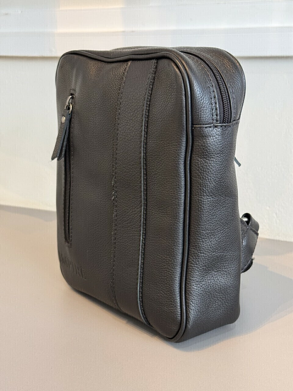 Shoulder Bag Impire I-39 em Couro Masculino