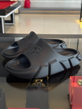 Slide Impire Lion Frontal em Alto Relevo Emborrachado Masculino