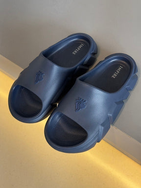Slide Impire Lion Frontal em Alto Relevo Emborrachado Masculino