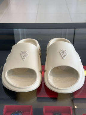 Slide Impire Lion Frontal em Alto Relevo Emborrachado Masculino