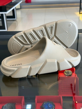 Slide Impire Lion Frontal em Alto Relevo Emborrachado Masculino