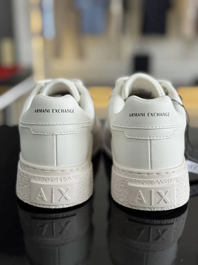 Tênis Armani Exchange Lion com Detalhe Acolchoado