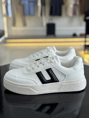 Tênis Armani Exchange Lion com Detalhe Acolchoado