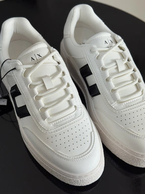 Tênis Armani Exchange Lion com Detalhe Acolchoado