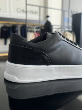 Tênis Calvin Klein Lettering Assinatura Baixo Relevo na Lateral Masculino
