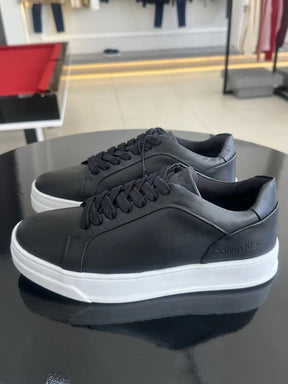 Tênis Calvin Klein Lettering Assinatura Baixo Relevo na Lateral Masculino
